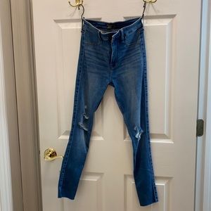 ABERCROMBIE AND FITCH HIGH RISE JEAN LEGGINGS 26/2Short